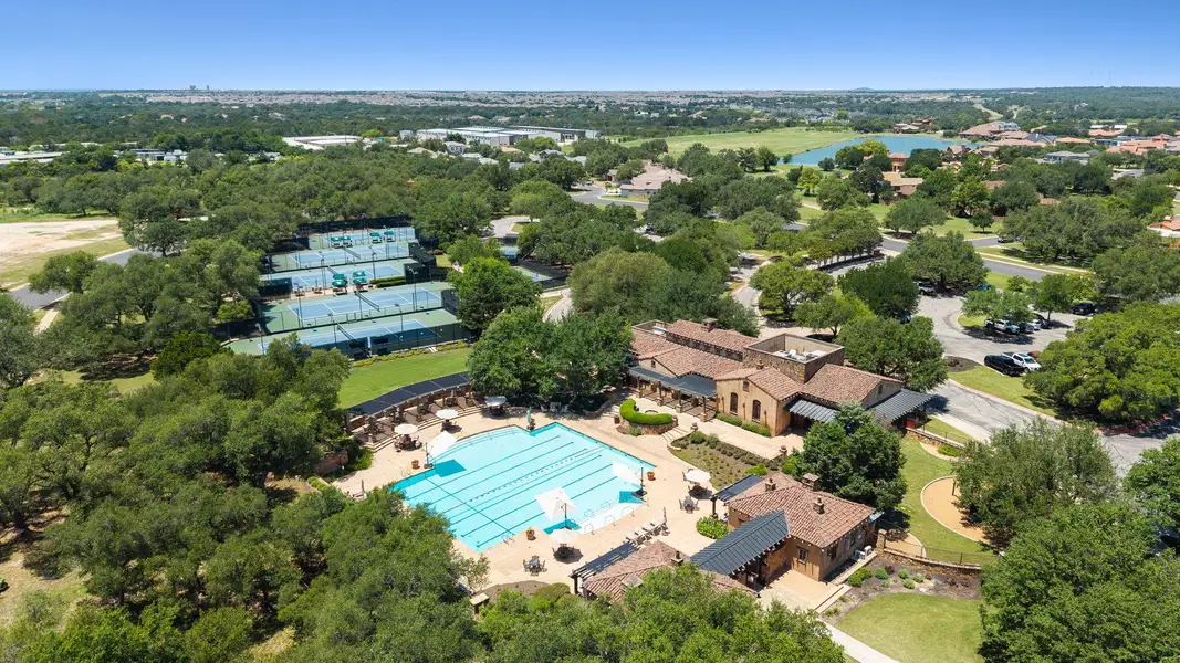 Golf, dining, fitness, and social amenities are all just moments away. Golf, dining, fitness, and social amenities are all just moments away.