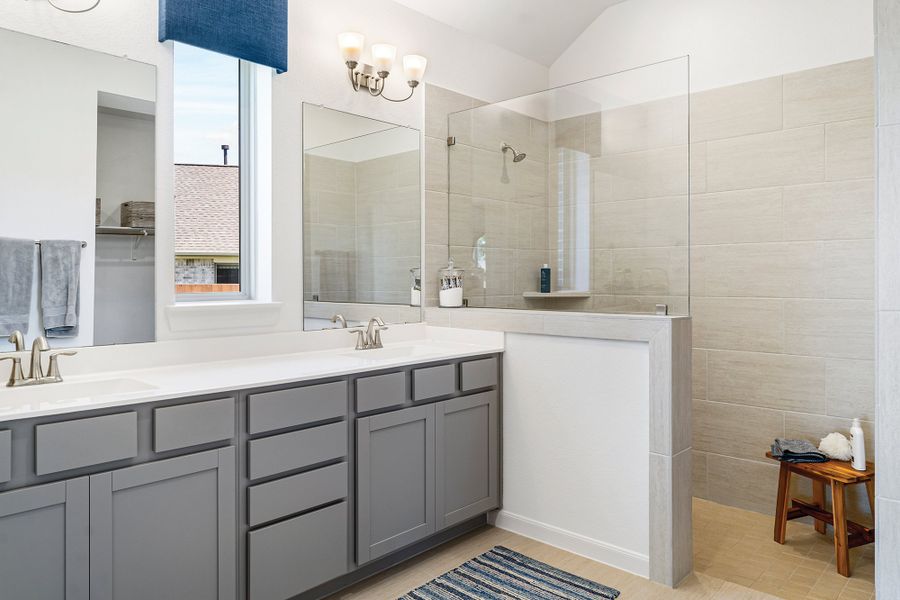 Furnished interior view inside a new home in Meridiana 45' Homesites, Manvel (Image 4). Furnished interior view inside a new home in Meridiana 45' Homesites, Manvel (Image 4).