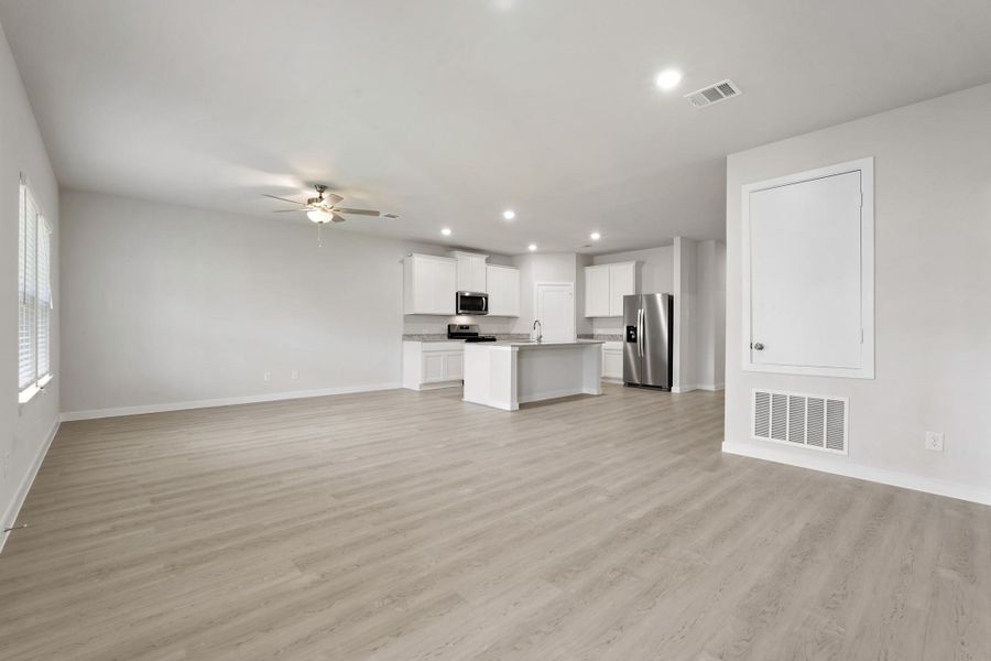 Spacious, unfurnished interior of a new home in Lexington Heights, Willis (Image 16). Spacious, unfurnished interior of a new home in Lexington Heights, Willis (Image 16).