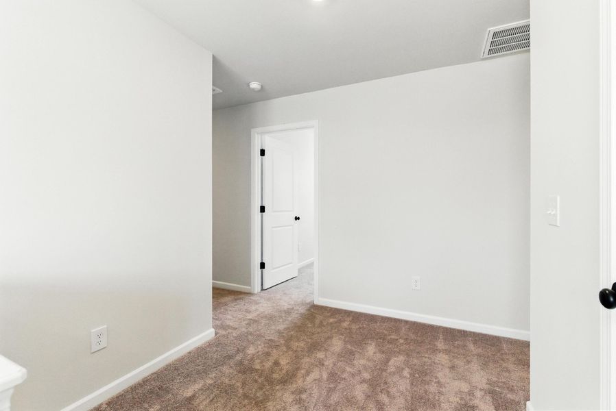 Spacious, unfurnished interior of a new home in , Summerville (Image 32).