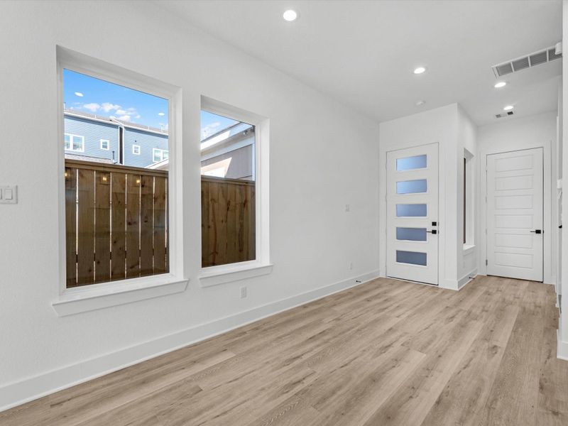 Spacious, unfurnished interior of a new home in , Houston (Image 21).