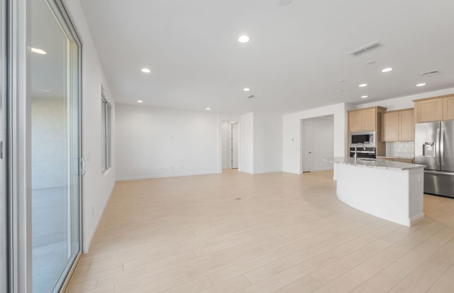 Spacious, unfurnished interior of a new home in Sun City Festival, Buckeye (Image 17).