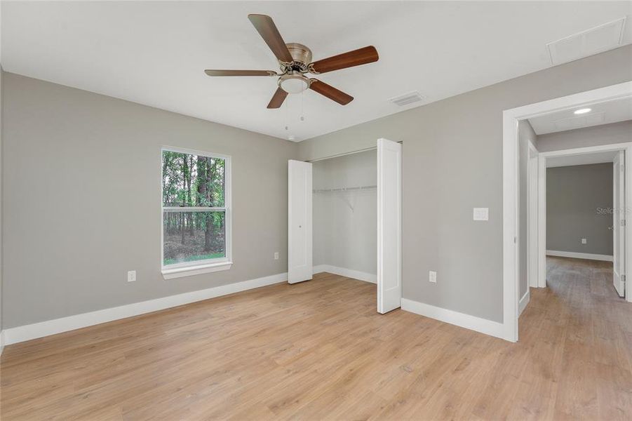 Spacious, unfurnished interior of a new home in , Citrus Springs (Image 14).