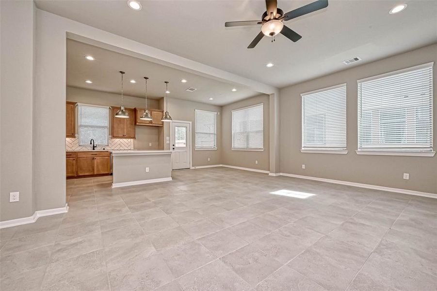 Open living - kitchen space