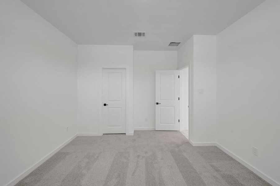 Spacious, unfurnished interior of a new home in Sundance Cove, Crosby (Image 35).