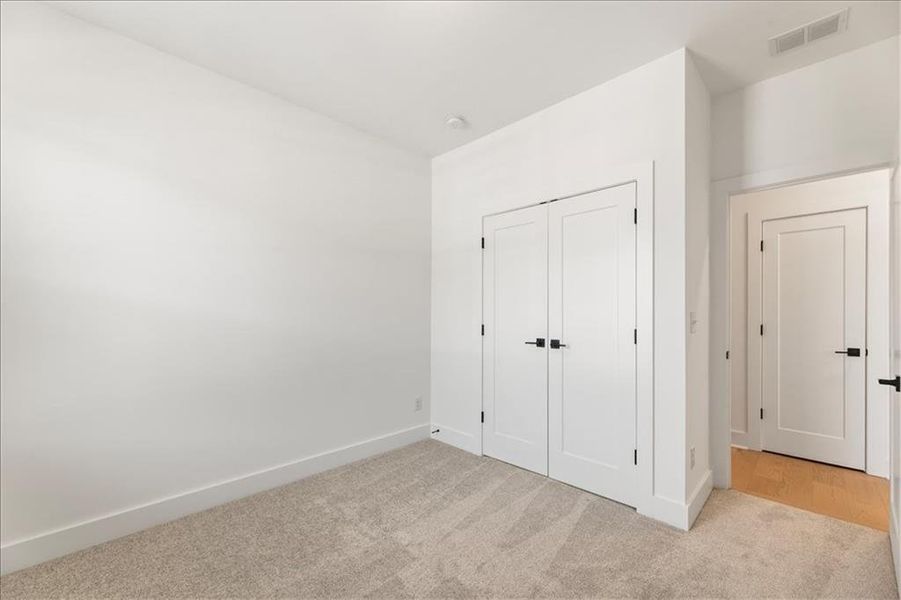 Spacious, unfurnished interior of a new home in , Alpharetta (Image 23). Spacious, unfurnished interior of a new home in , Alpharetta (Image 23).