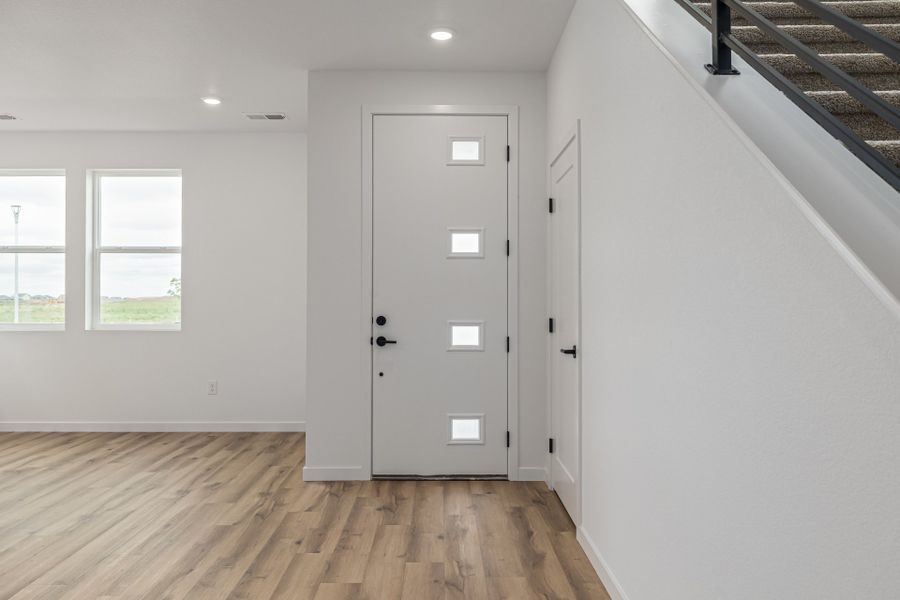 Spacious, unfurnished interior of a new home in Painted Prairie, Aurora (Image 16).