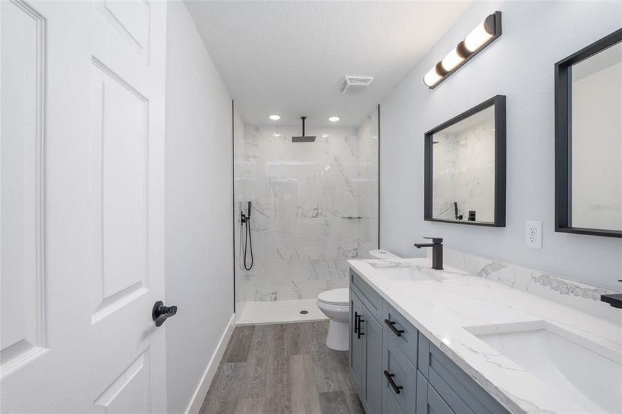 Furnished interior view inside a new home in , Dunnellon (Image 8).