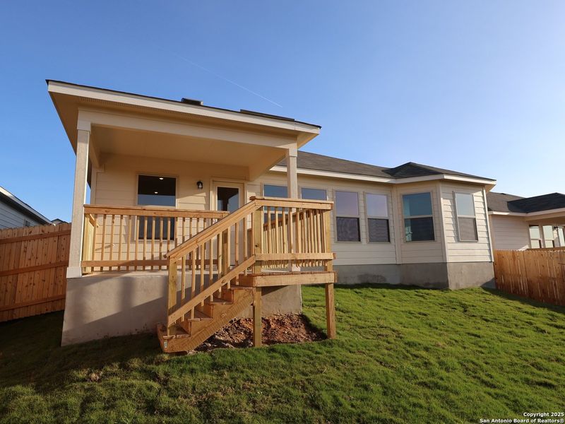 Exterior details and patio area of a home in Paloma Park, Converse (Image 21).