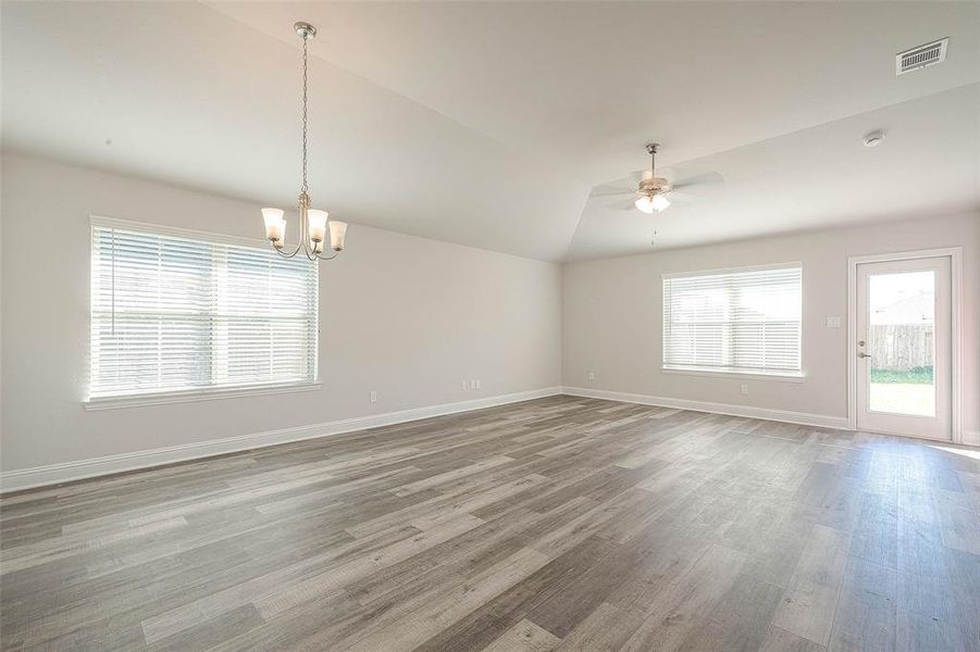 Spacious, unfurnished interior of a new home in Bayou Maison, Dickinson (Image 11). Spacious, unfurnished interior of a new home in Bayou Maison, Dickinson (Image 11).