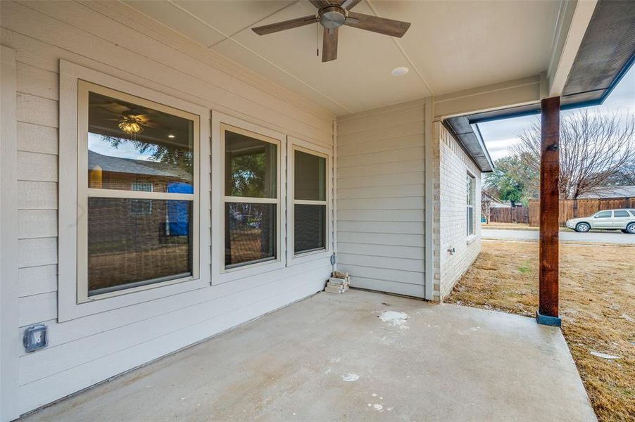 View of patio / terrace with ceiling fan