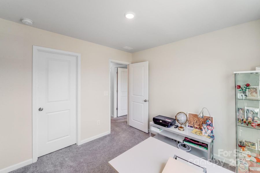 Image 40 of a home in Elizabeth: Walk. Image 40 of a home in Elizabeth: Walk.