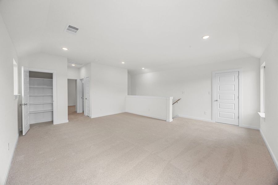 Spacious, unfurnished interior of a new home in Prairie Winds, Hutto (Image 29).