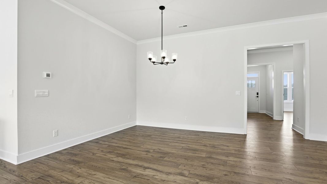 Spacious, unfurnished interior of a new home in Cottonwood Ridge, Piedmont (Image 16).