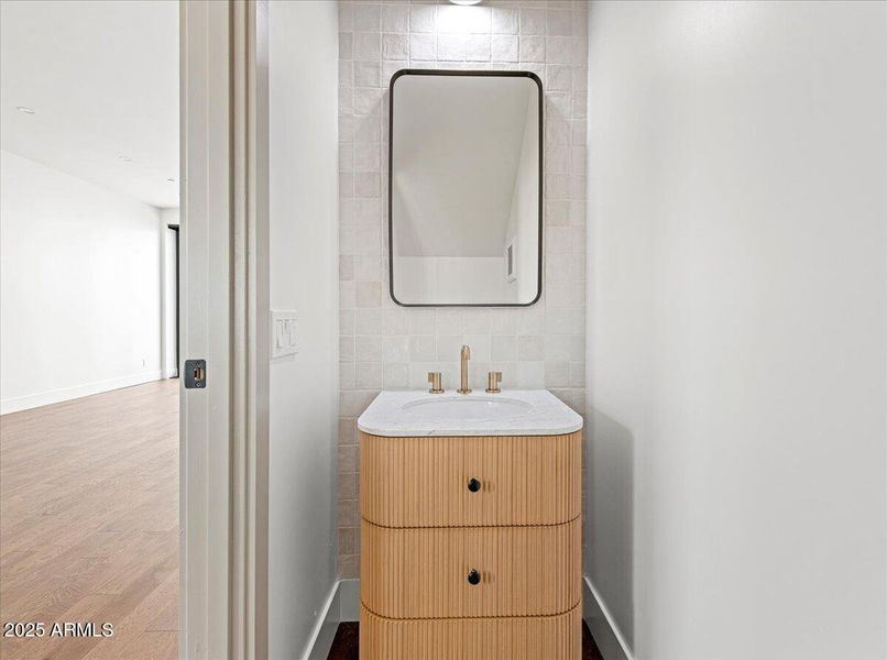 12-6918 E 2nd St 12 12-6918 E 2nd St 12