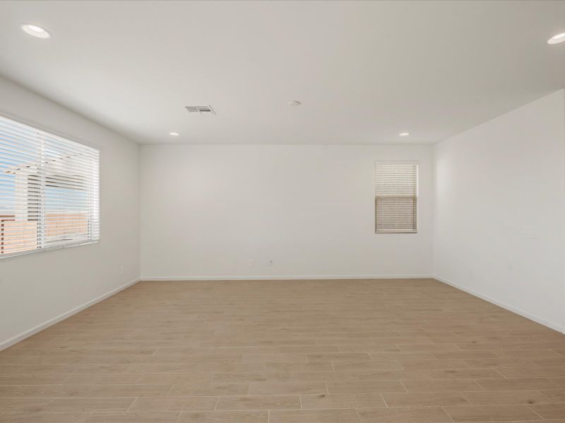 Spacious, unfurnished interior of a new home in Sunset Crest - Premier Series, Tucson (Image 9).