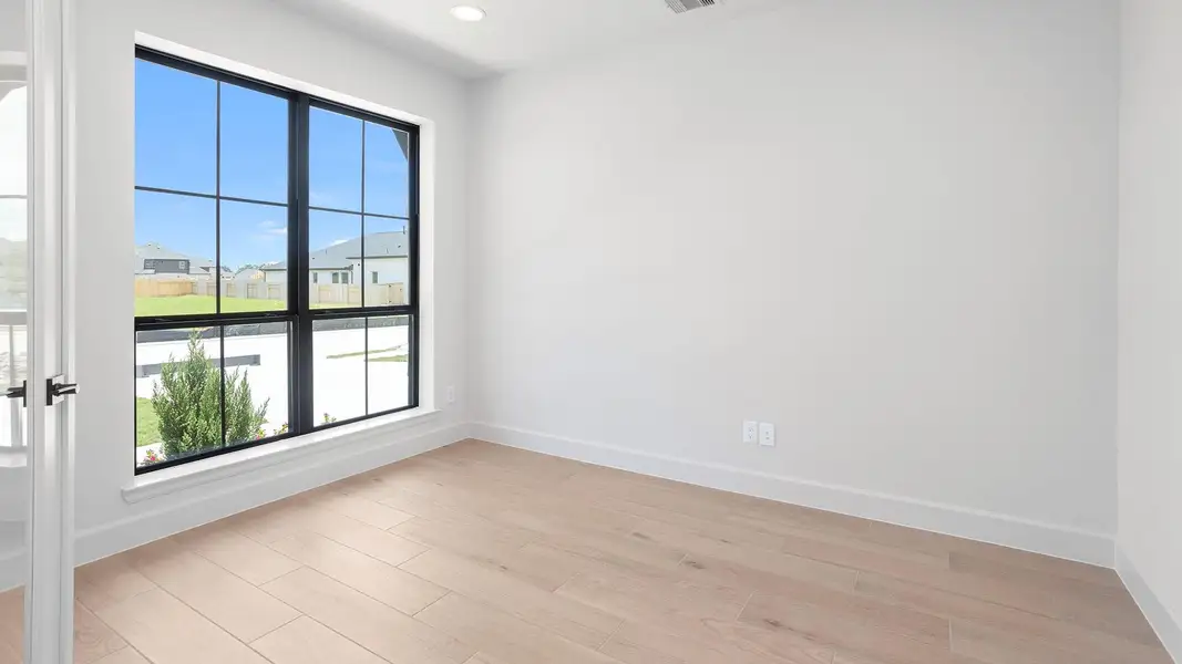 Spacious, unfurnished interior of a new home in Briarley, Montgomery (Image 15).