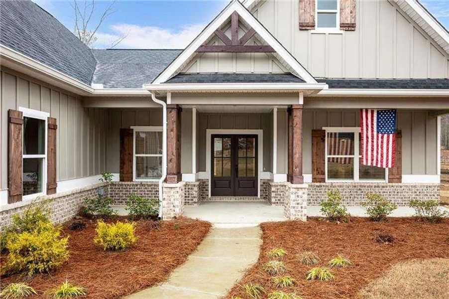 Exterior details and patio area of a home in , Dallas (Image 4).