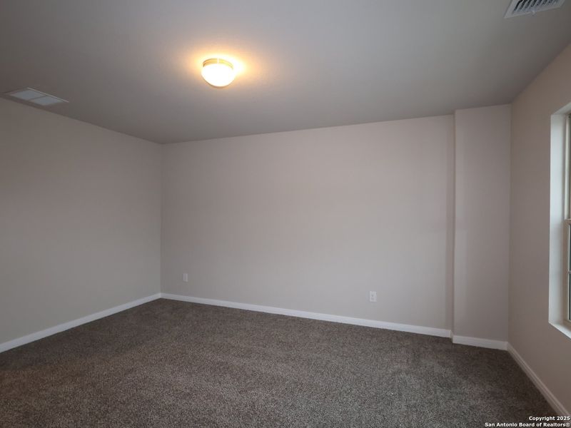Spacious, unfurnished interior of a new home in Paloma Park, Converse (Image 18).