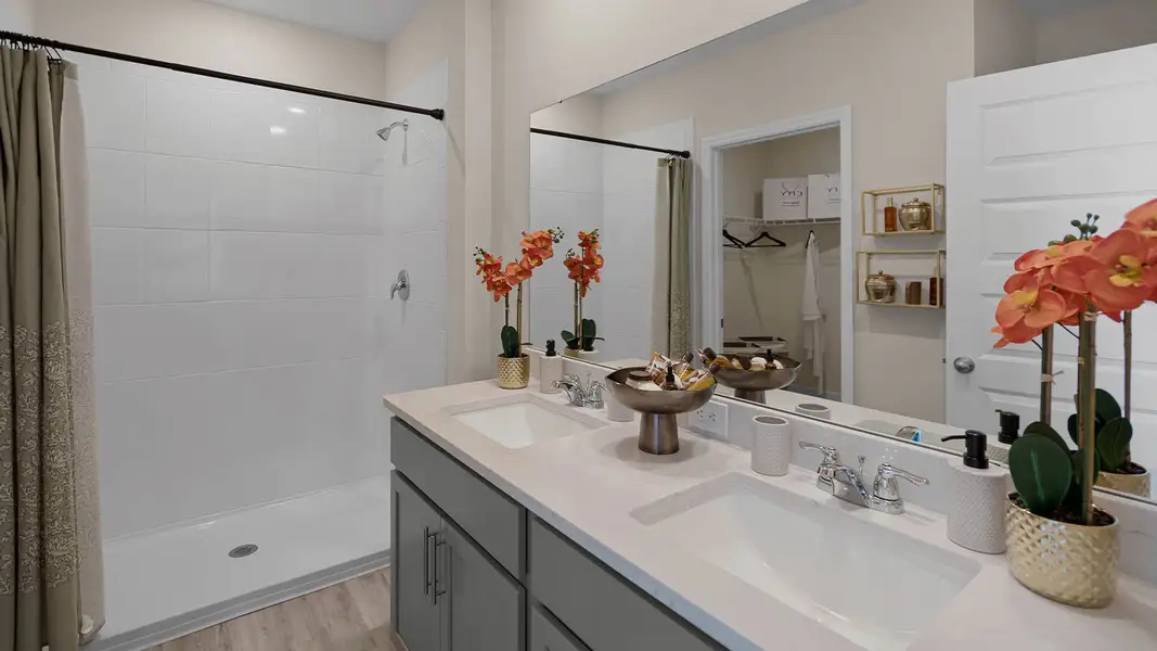 Furnished interior view inside a new home in Harmony at Lake Eloise, Winter Haven (Image 20).