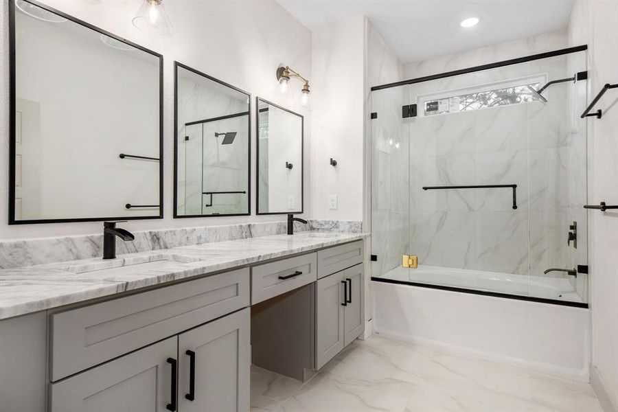 Furnished interior view inside a new home in Canyon Creek, Granbury (Image 12). Furnished interior view inside a new home in Canyon Creek, Granbury (Image 12).