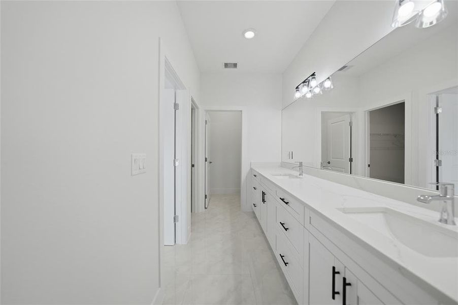 Furnished interior view inside a new home in , Englewood (Image 13).