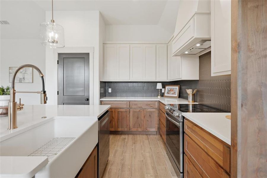Furnished interior view inside a new home in , Tolar (Image 8).