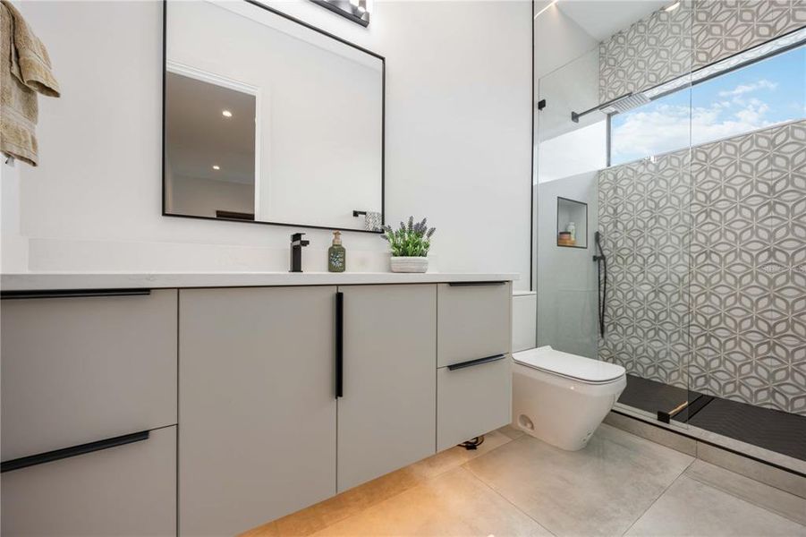 Furnished interior view inside a new home in , Sarasota (Image 16).