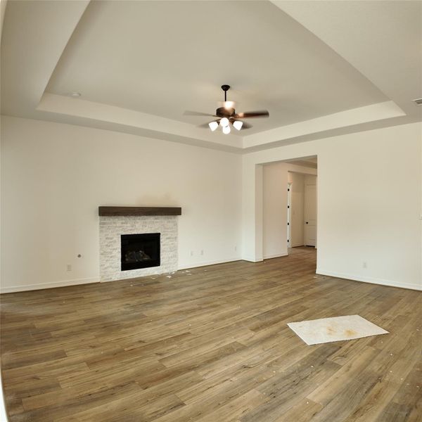 Spacious, unfurnished interior of a new home in Wildrye, Waller (Image 6).