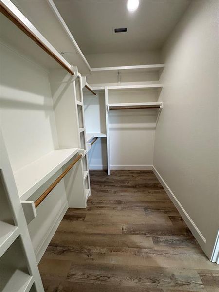 Spacious, unfurnished interior of a new home in , Abilene (Image 21).