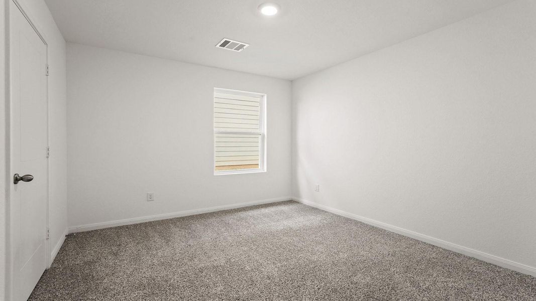 Spacious, unfurnished interior of a new home in McCrorey Trails, Conroe (Image 18).