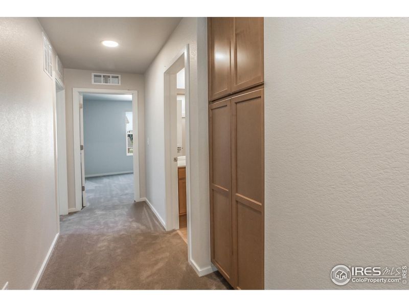 Spacious, unfurnished interior of a new home in Trailside Alley Load - Single Family Homes, Timnath (Image 40).