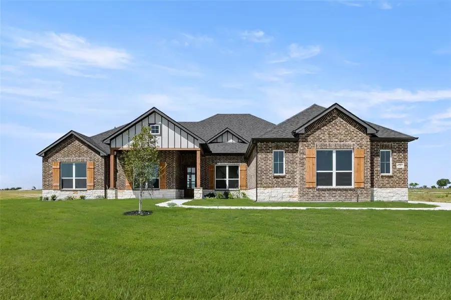 270 Maci- Front-1 270 Maci- Front-1