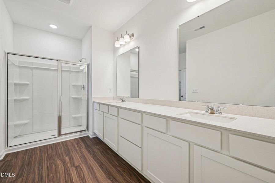 33-web-or-mls-W Crescent Mills Blvd-S311