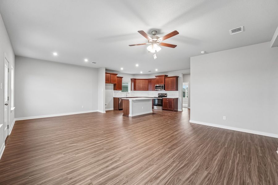 Spacious, unfurnished interior of a new home in Hillside Village, Temple (Image 9). Spacious, unfurnished interior of a new home in Hillside Village, Temple (Image 9).