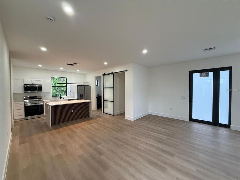 Spacious, unfurnished interior of a new home in , Lehigh Acres (Image 13).