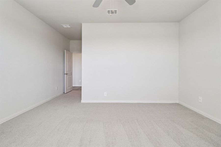 Spacious, unfurnished interior of a new home in Lakehaven - Premier Series, Farmersville (Image 28).