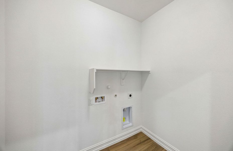 Spacious, unfurnished interior of a new home in Creekview Meadows, Pilot Point (Image 21).