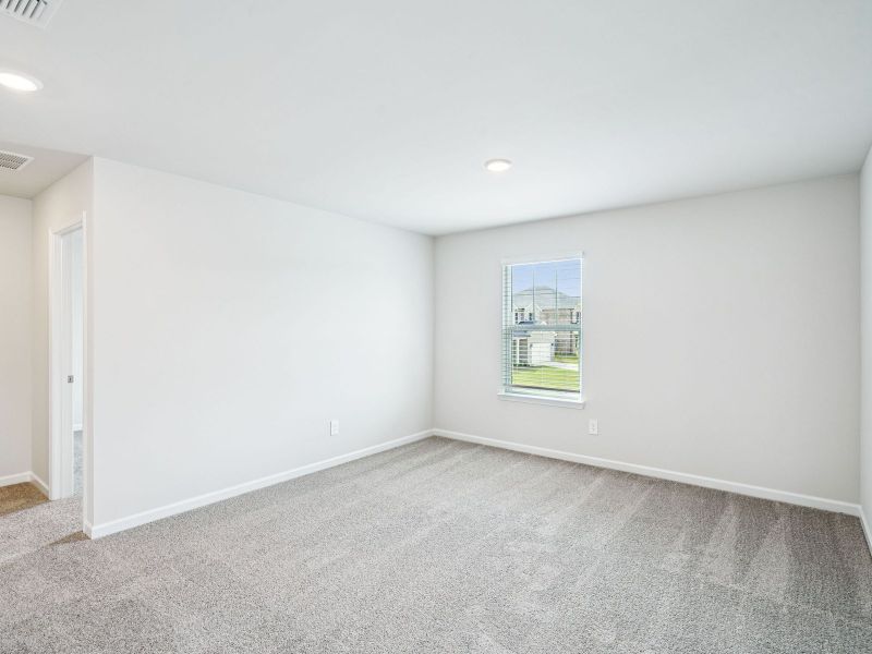 Spacious, unfurnished interior of a new home in Creekside at Oxford Park, Fairburn (Image 14).