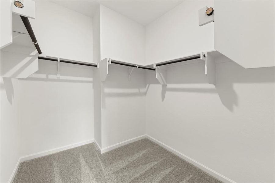 23. 5936 Sahara - Closet