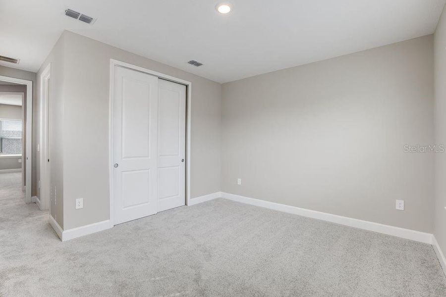 Spacious, unfurnished interior of a new home in Indigo Creek, Apollo Beach (Image 42).