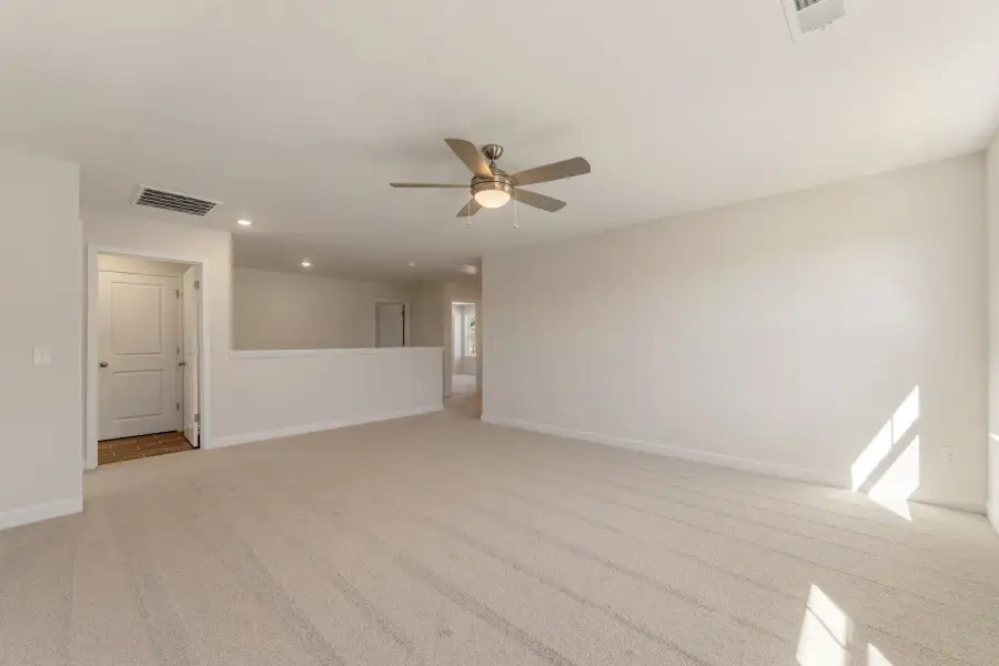 Spacious, unfurnished interior of a new home in Ridgecrest at Midway, Anderson (Image 26).