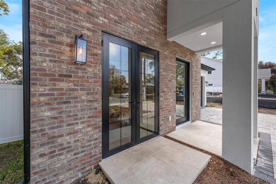 Exterior details and patio area of a home in College Park, Orlando (Image 26). Exterior details and patio area of a home in College Park, Orlando (Image 26).
