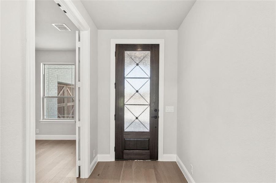 Spacious, unfurnished interior of a new home in Crystal Lake Estates, Red Oak (Image 15). Spacious, unfurnished interior of a new home in Crystal Lake Estates, Red Oak (Image 15).