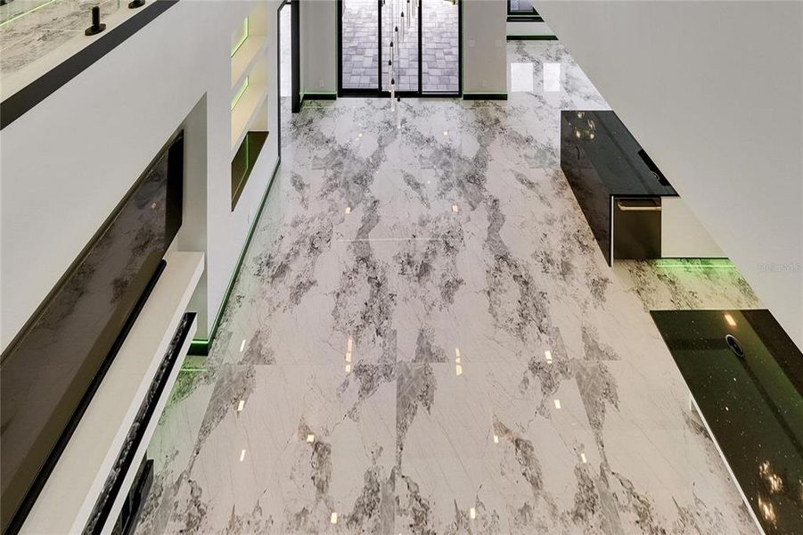 Spacious, unfurnished interior of a new home in , Apollo Beach (Image 77).