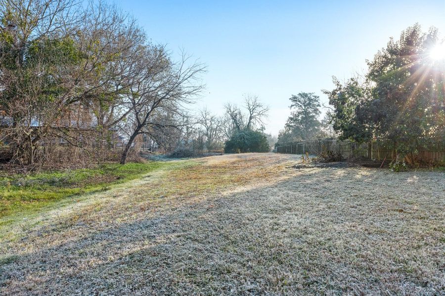 Natural landscape and outdoor views near in Navasota (Image 15). Natural landscape and outdoor views near in Navasota (Image 15).