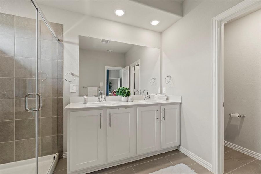 Furnished interior view inside a new home in Stonehaven, Seagoville (Image 17).