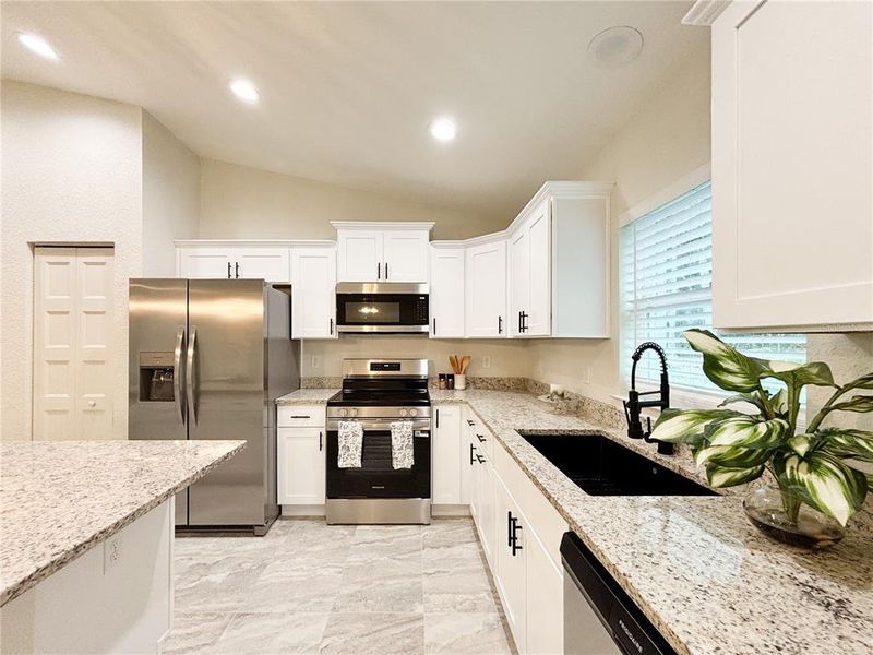 Furnished interior view inside a new home in , Dunnellon (Image 9).