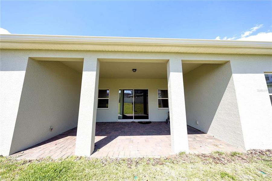 Exterior details and patio area of a home in , Orlando (Image 3).