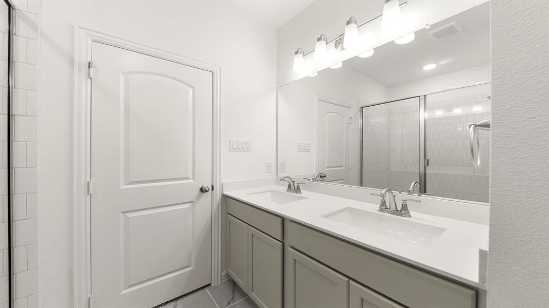 21. 2504 Yo Ranch - Bath (2) 21. 2504 Yo Ranch - Bath (2)